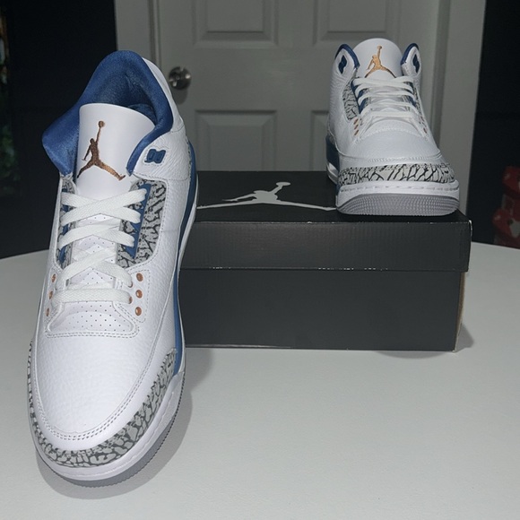 Jordan 3 Retro “Wizards” Men’s Size 10.5 - Picture 3 of 9